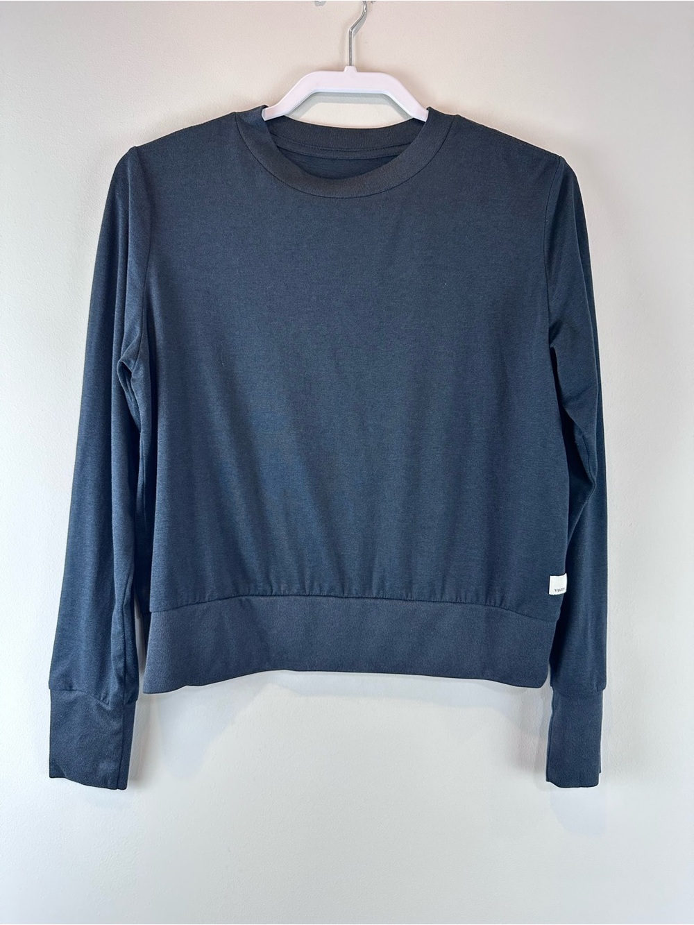 Vuori Black Dark Gray Daydream Athleisure Athletic Long Sleeve Top Size Medium